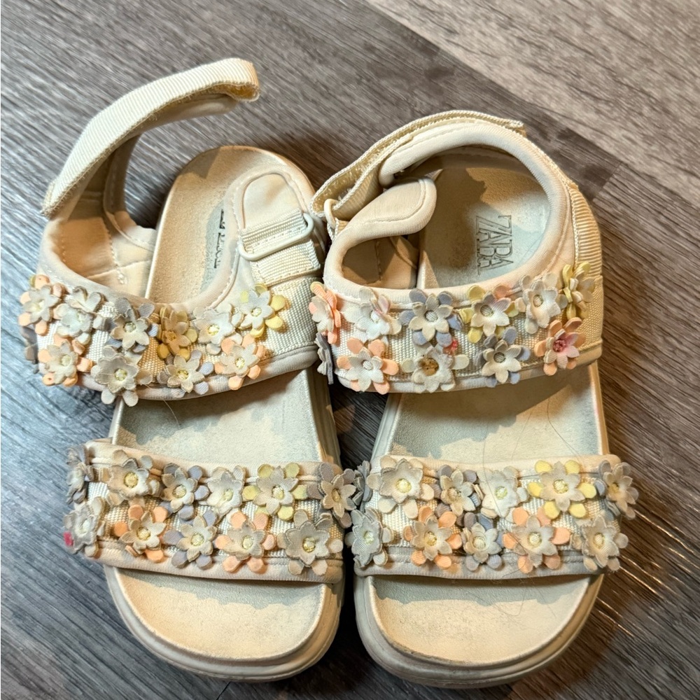 ZARA 3D Floral Kids Sandals